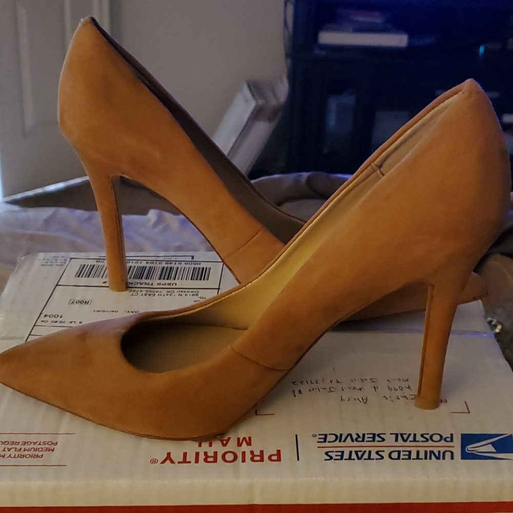 Guess suede heels